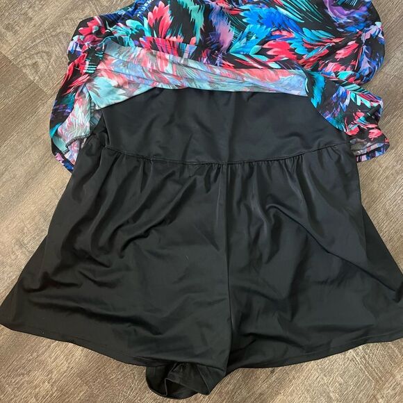 Trimshaper Farrah Swim Romper Plus- Size 22W - Picture 3 of 12